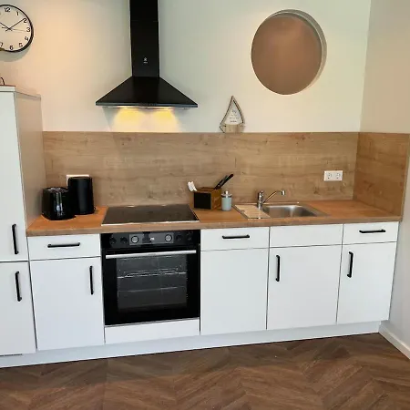 #4 Ommi Kese Pirat Sauna Balkon Seeblick