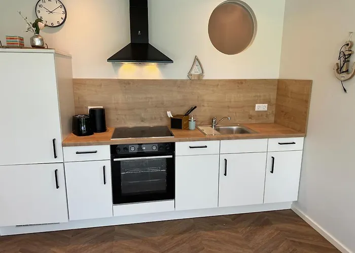 #4 Ommi Kese Pirat Sauna Balkon Seeblick